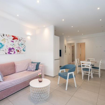 Fairytale Cozy Apt In Atene Esterno foto